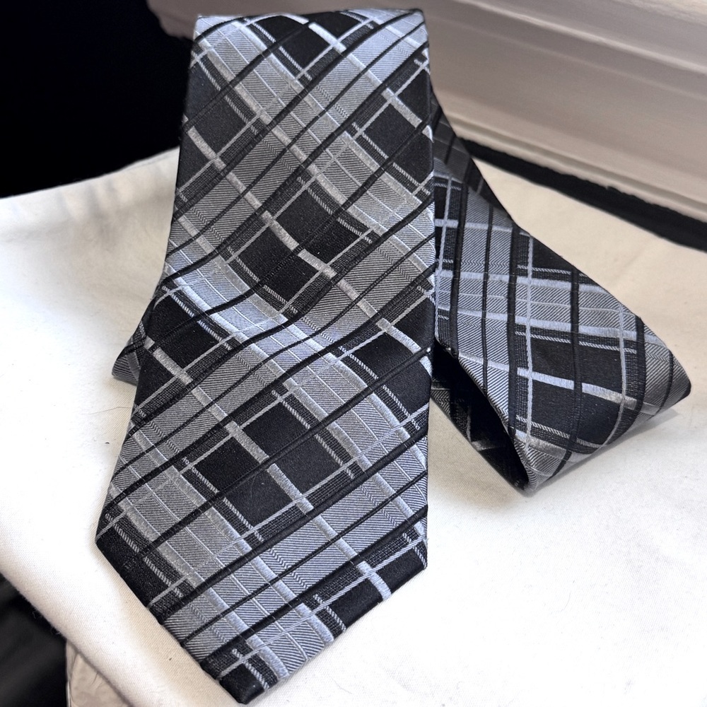 🤵 Pronto Uomo Italian Silk Tie — Black & Gray Vintage Elegance 🤵